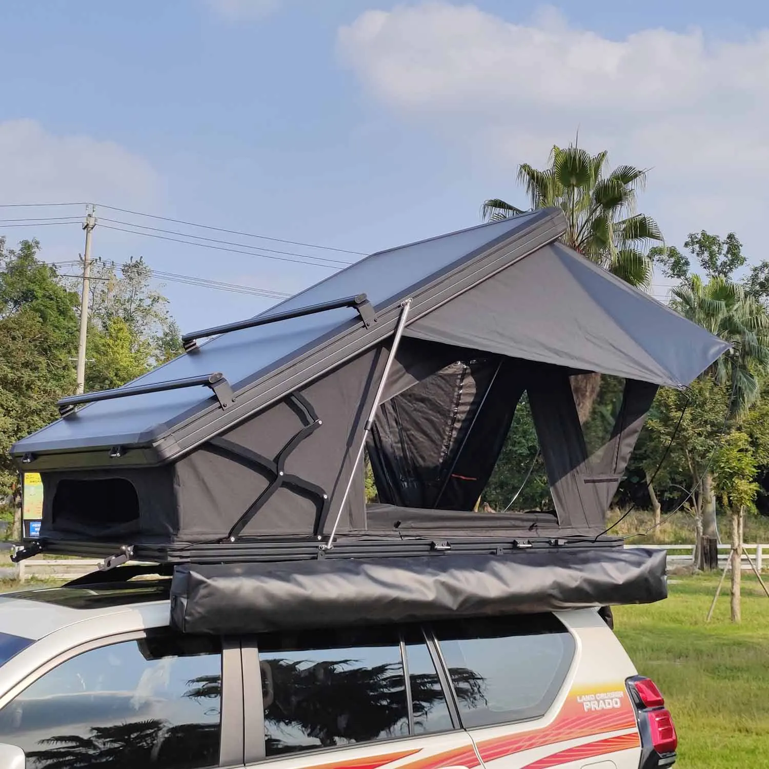 2025 New Design X Hinge Hardshell Rooftop Tent with Wooden Case Packaging for Outdoor Camping