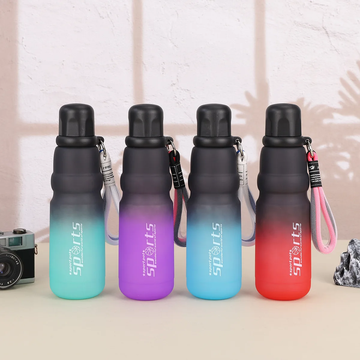 BPA Free Custom Outdoor Sports Gym Fitness Hiking 750 ML Gradient Color Leak proof Plastic Big Mouth Water Bottle with Lid