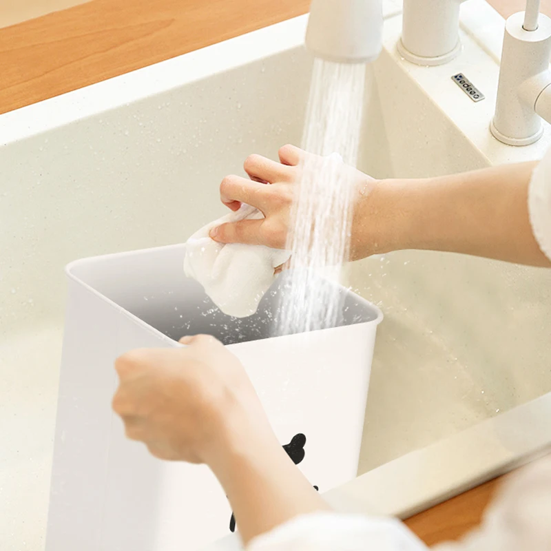 New Arrival Metal Set of Two Pet Food Storage Container Set with Wooden Lid