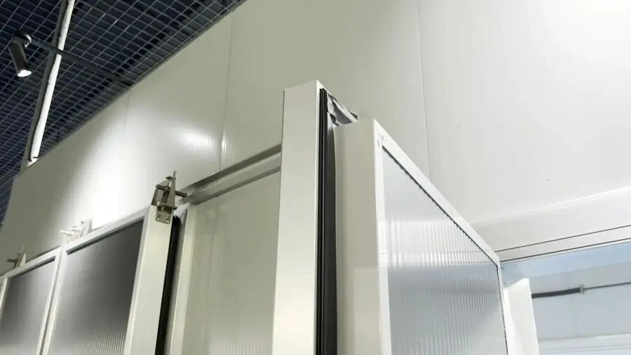 Hinge Door with Heater, PUR, Aluminum - detail 4