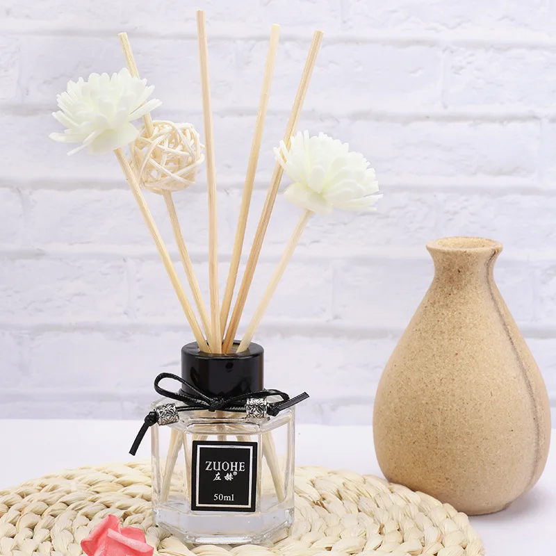 2023 Hot sell Household items Golden Gift Set Glass Bottle Aroma Reed Diffuser Home air clean Perfume Diffuser