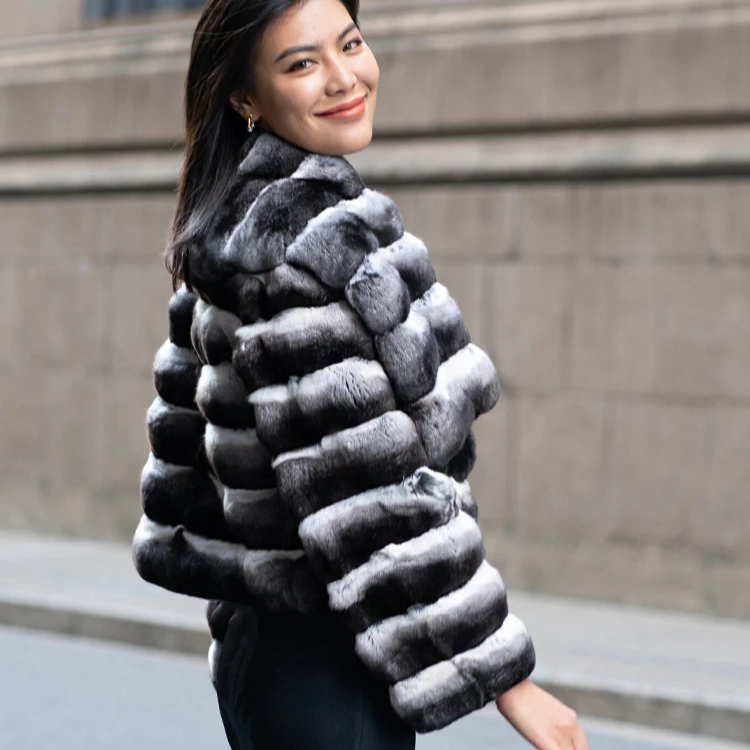 Factory Supply Luxury Large Lapels Short Coat Women'S Jacket Real Totoro Fur Winter Coat Real Genuine Chinchilla Fur Coat