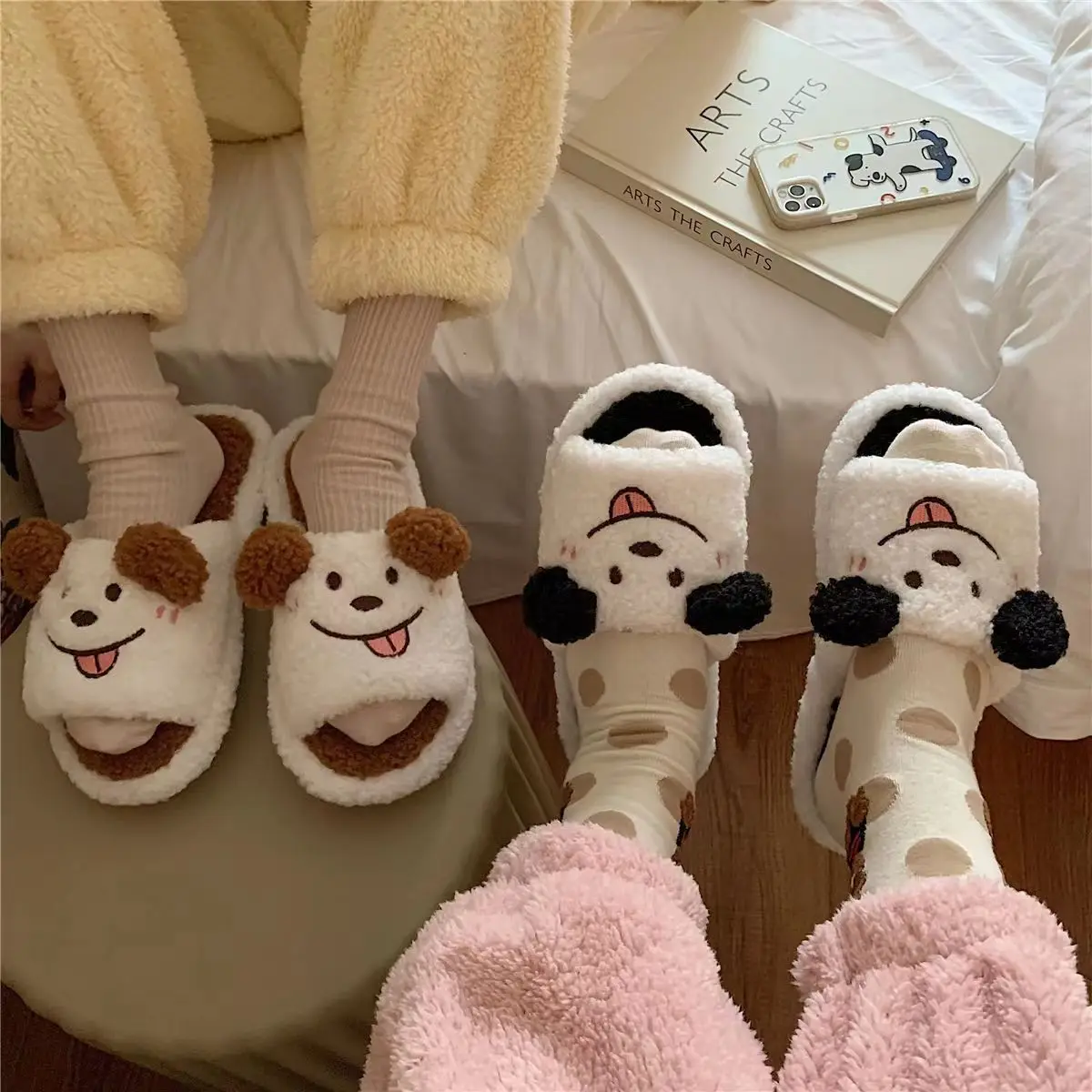 Fashionable Winter Indoor Slippers For Women And Men Warm Fluffy Foam And Plush Material Anti-slippery Flexible For Christmas