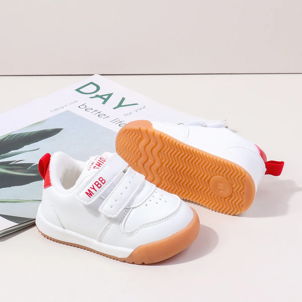 2025 New Design Toddler White Boys and Girls Soft-soles TPR Anti-slip Warm White Baby Shoes for 0-2 Years Old factory