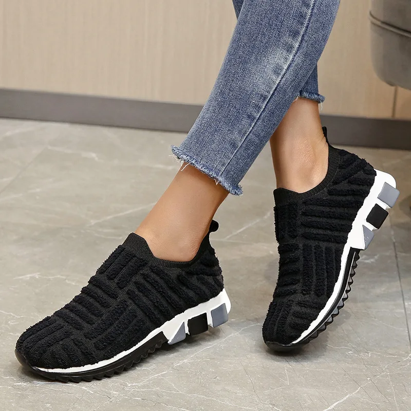 35-45 Spring New Oversized women's sports shoes Breathable casual shoes Corduroy women's shoes