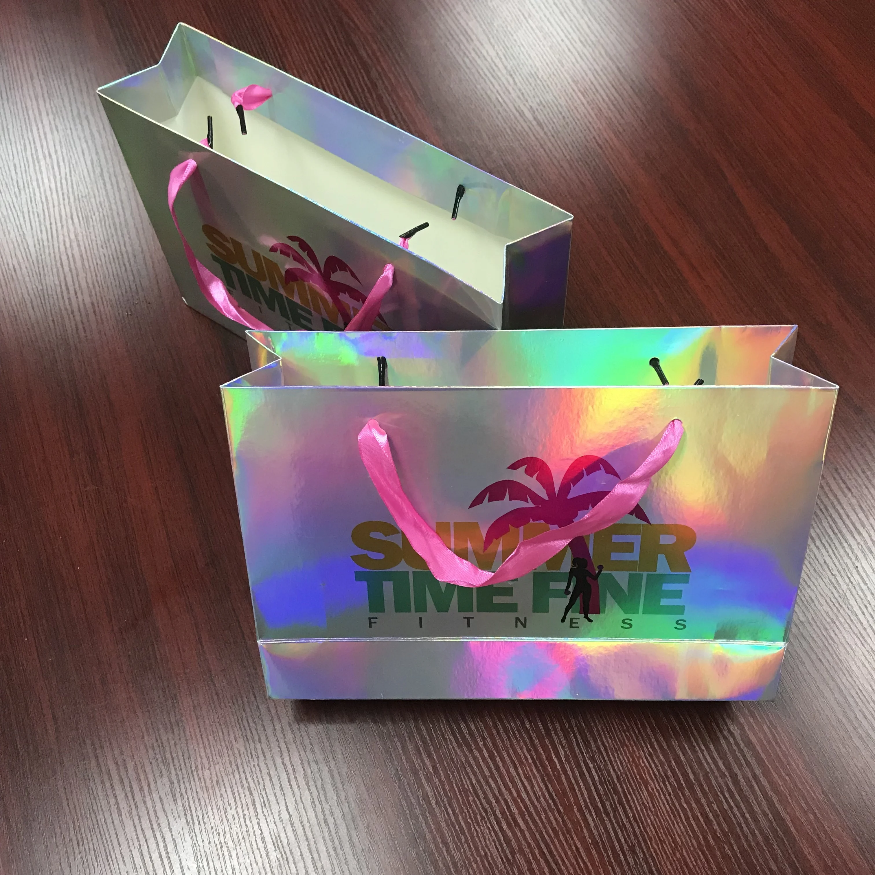 Luxury Gift Paper Bags with Your Own Logo for Small Business Candy Packaging Bags Kraft Paper Bag With Handle supplier