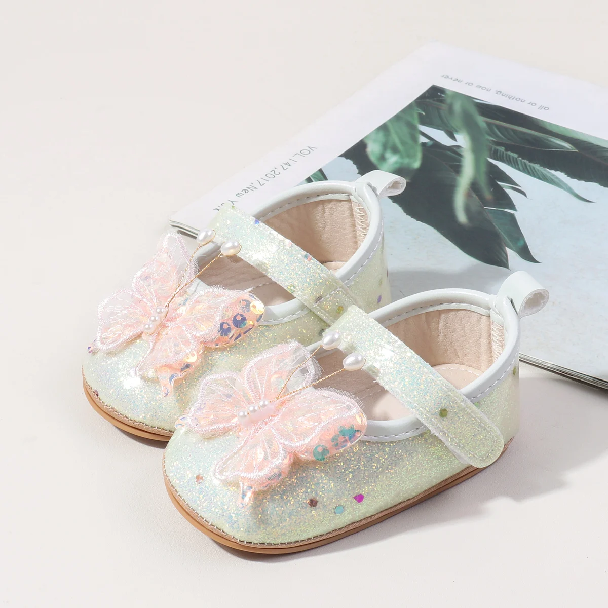 Wholesale Beautiful butterfly Design Bling Glitter PU Leather Toddler Baby Newborn Girls Shoes details