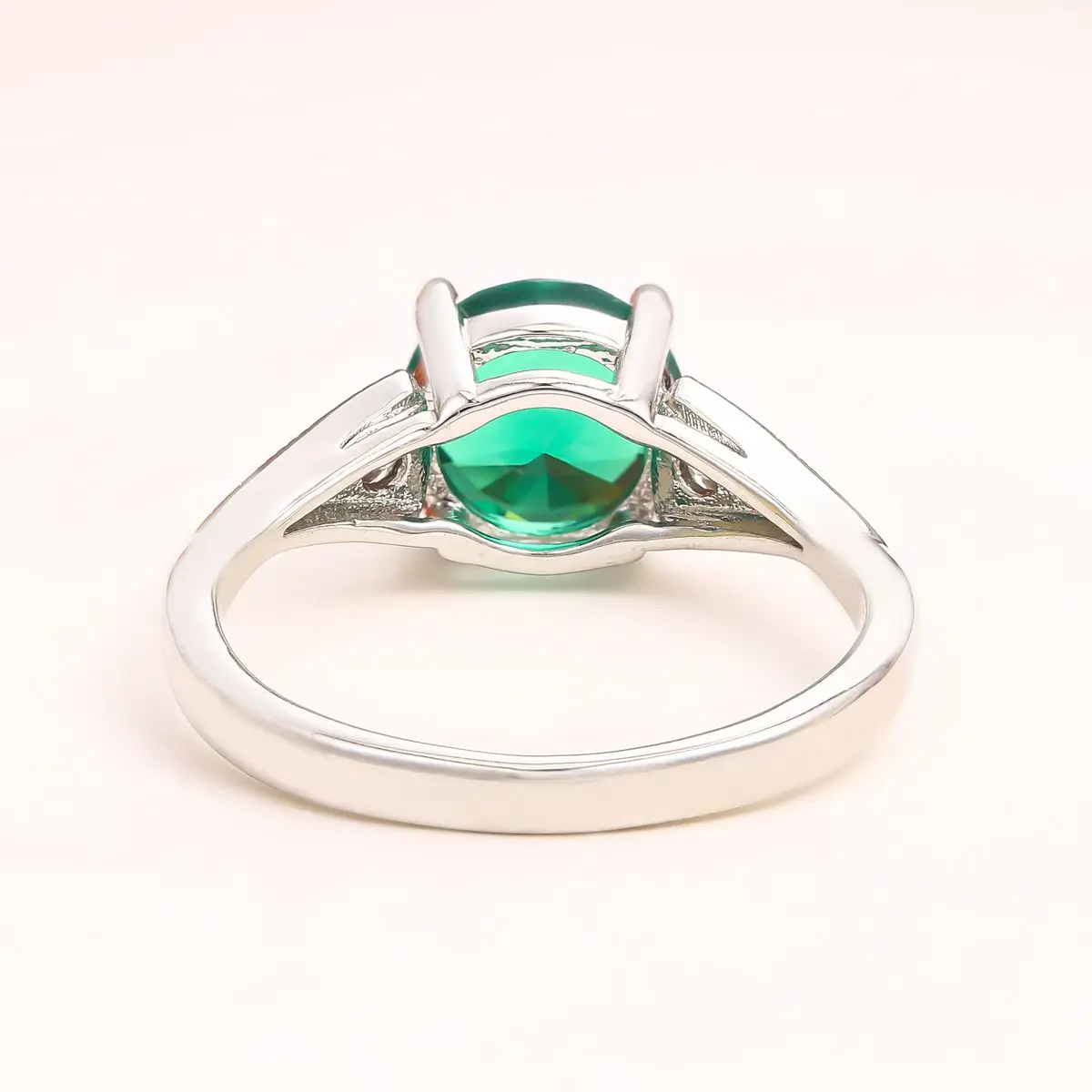 Professional jewelry factory emerald cut diamond wholesale 18 carat classic gorgeous white gold diamond ring