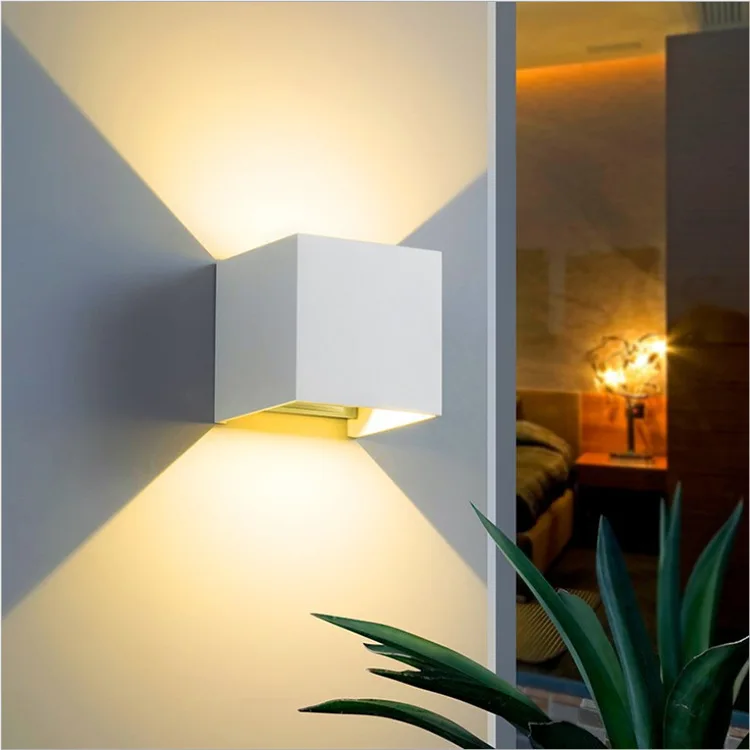 Outdoor waterproof outdoor patio exposed lamp external wall up and down double head wall light Ip65 external wall light