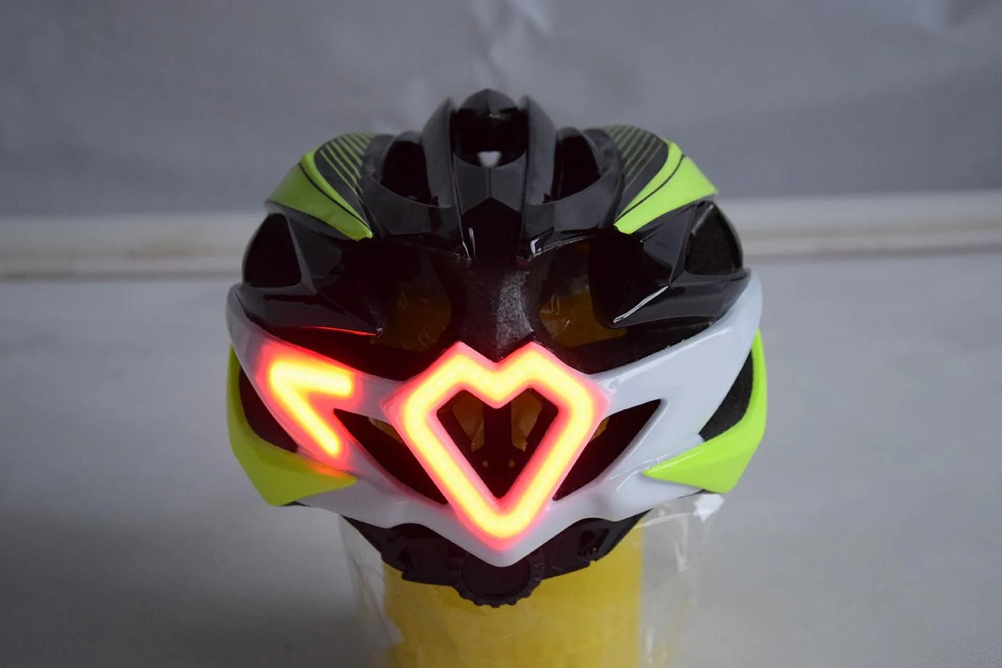 Smart Remote control riding steering helmet LED light-emitting bike cycling helmet