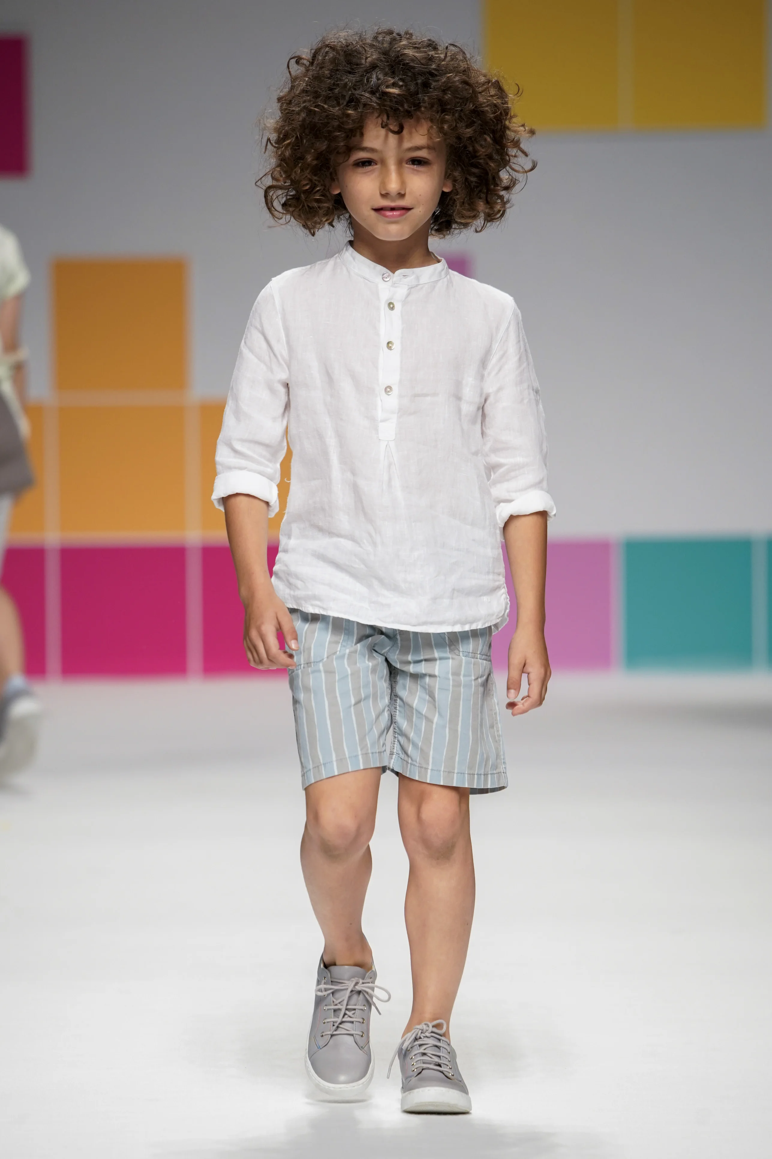 Guangzhou apparel manufacturer children boutique kids clothing sets