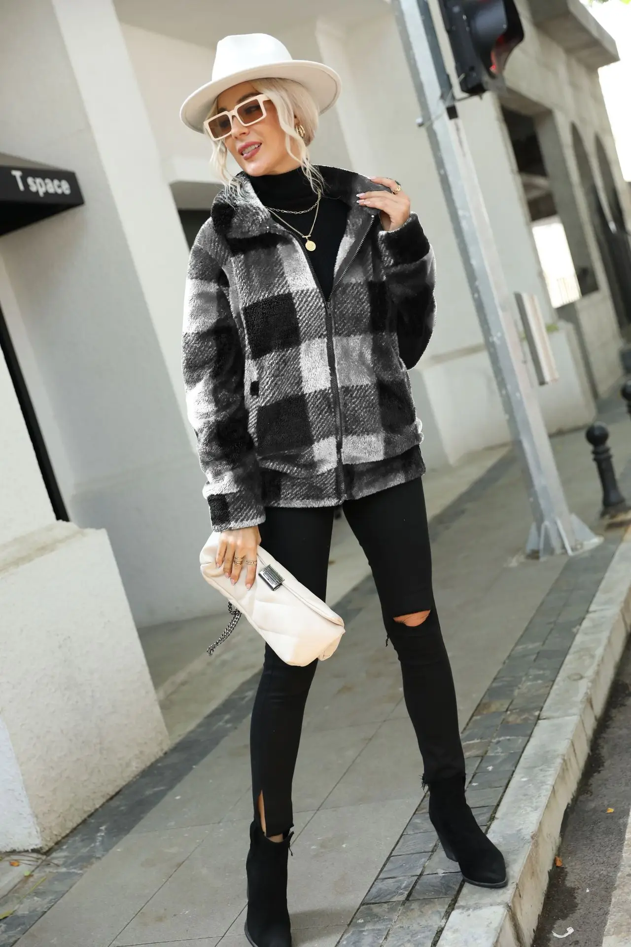 Wholesale 400g High Quality Plaid Pattern Women Clothes Winter Coat Flap Pocket Thick Warm Fleece Jacket For Women