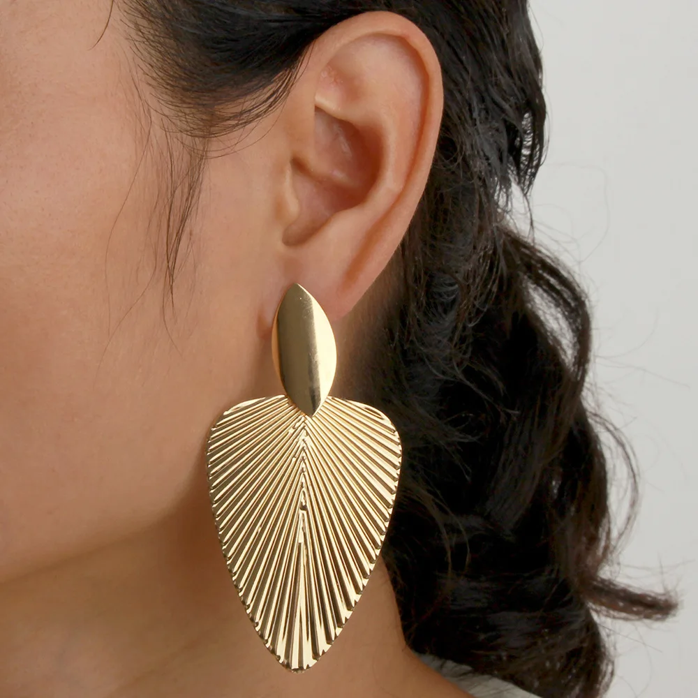 European and American fashion alloy leaf pendant earrings sexy metal leaf earrings women