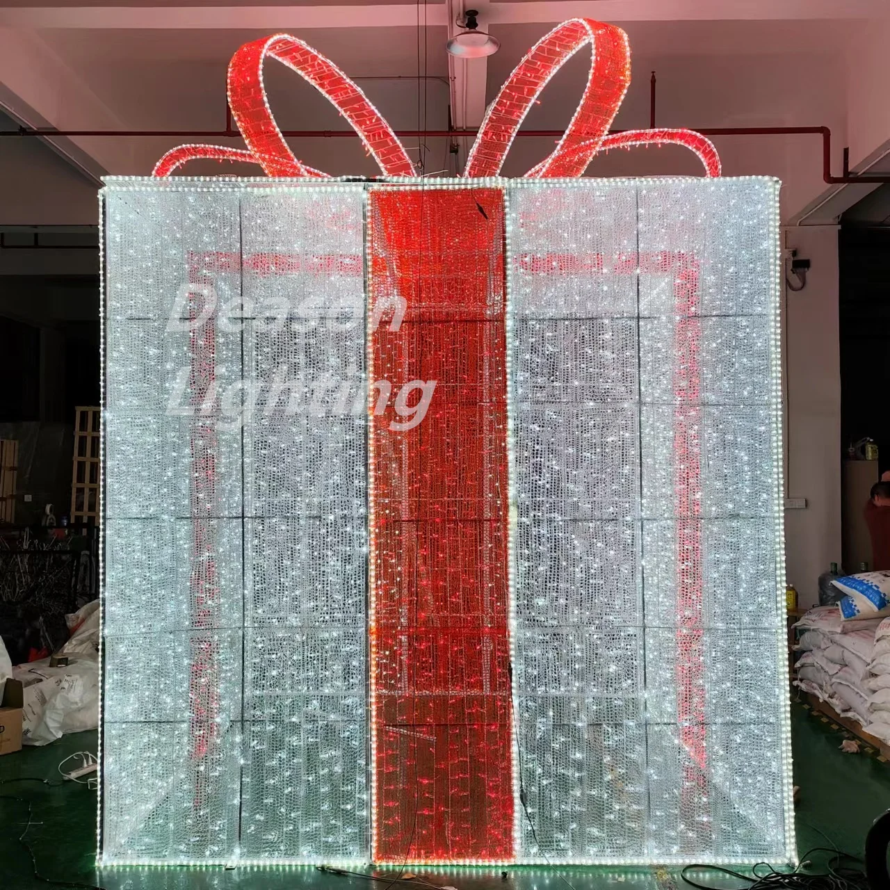 giant outdoor christmas gift box lights 3