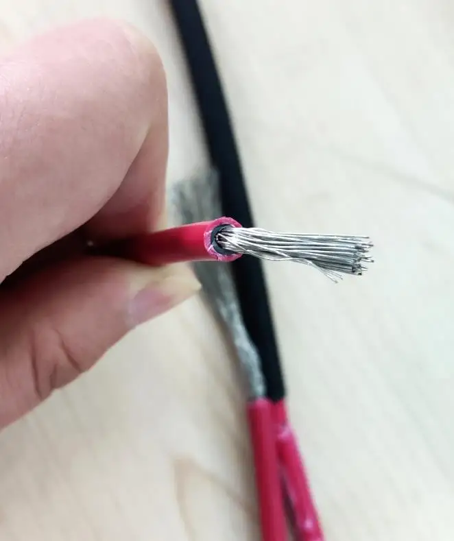 Solar Cable Dc Power Cord 2.5mm 4mm2 6mm2 Tinned Copper Wire Wire DC Power Solar Panel Cable插图1 Solar Cable Dc Power Cord 2.5mm 4mm2 6mm2 Tinned Copper Wire Wire DC Power Solar Panel Cable插图1