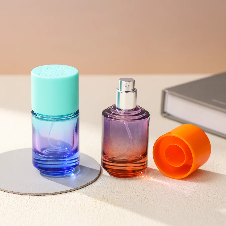 Customized Colorful Coated Personal Care Fragrance Atomizer 30ml Round Air Fresher Perfume Glass Sprayer Bottles Plastic Cover