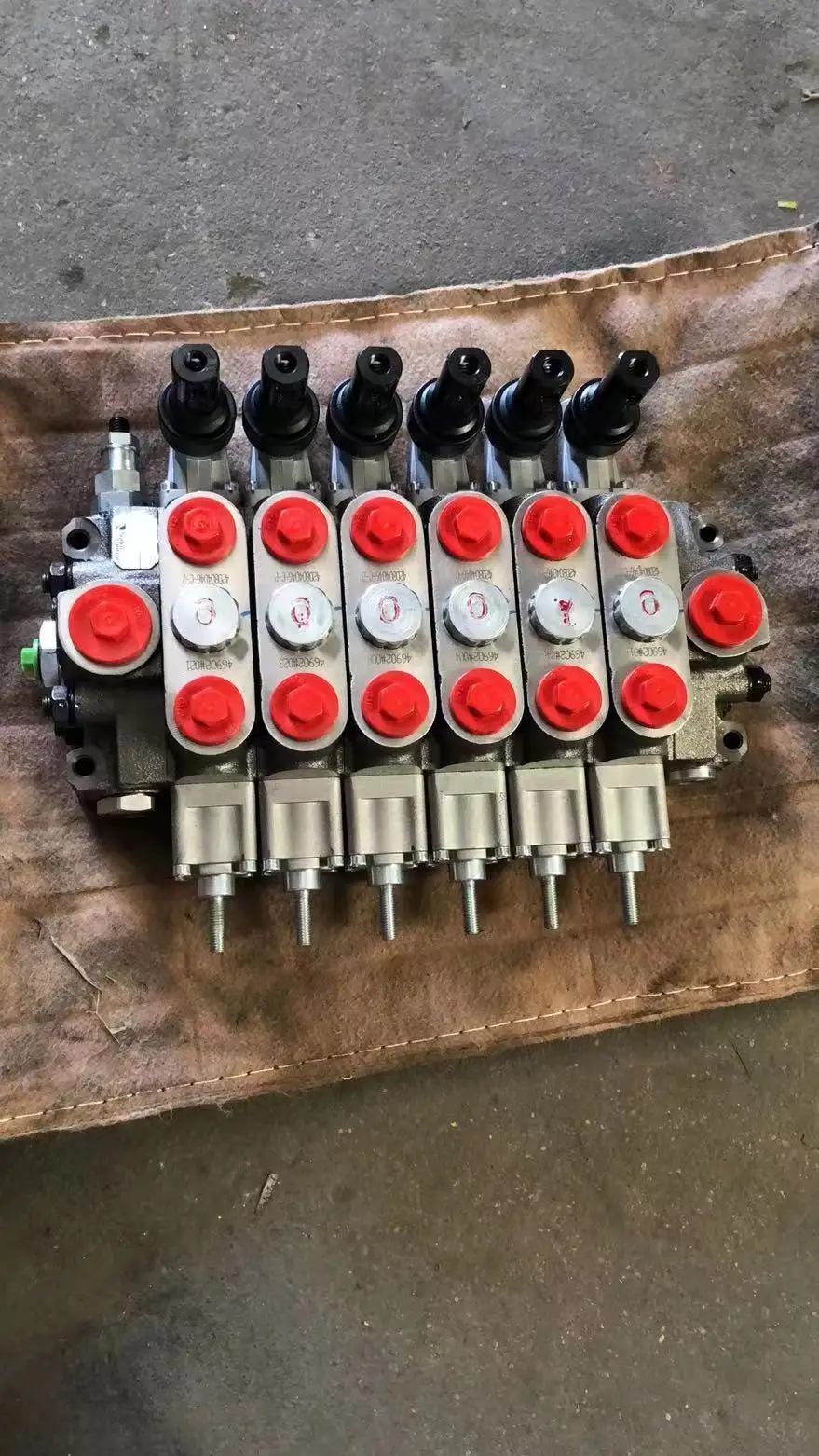 Sectional  hydraulic directional valves  6 spools   polit control   rated flow  80L/min  350bar