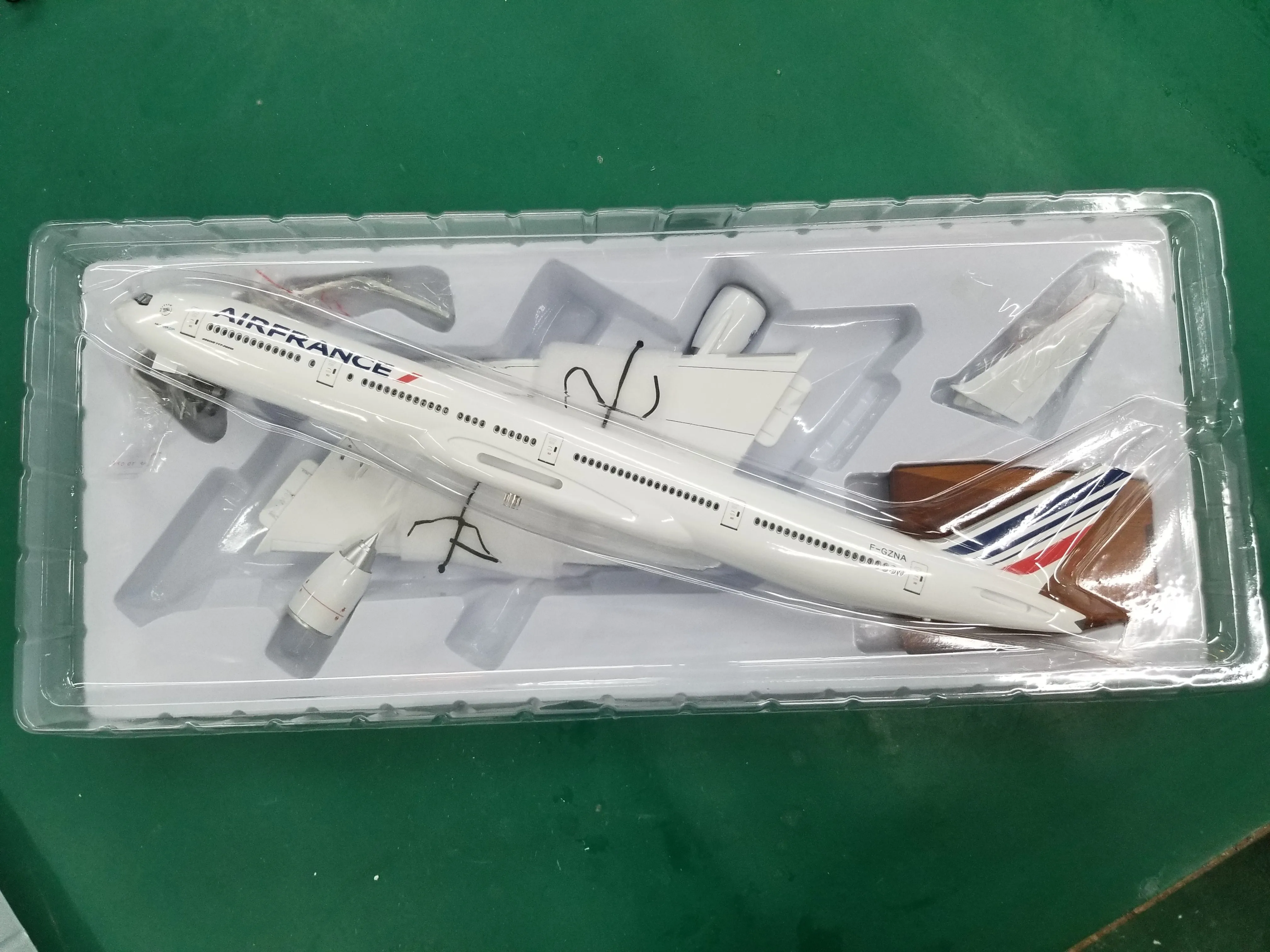 Wholesale Oem Boeing 737 800 Qantas Airways Airplane Model With Sound