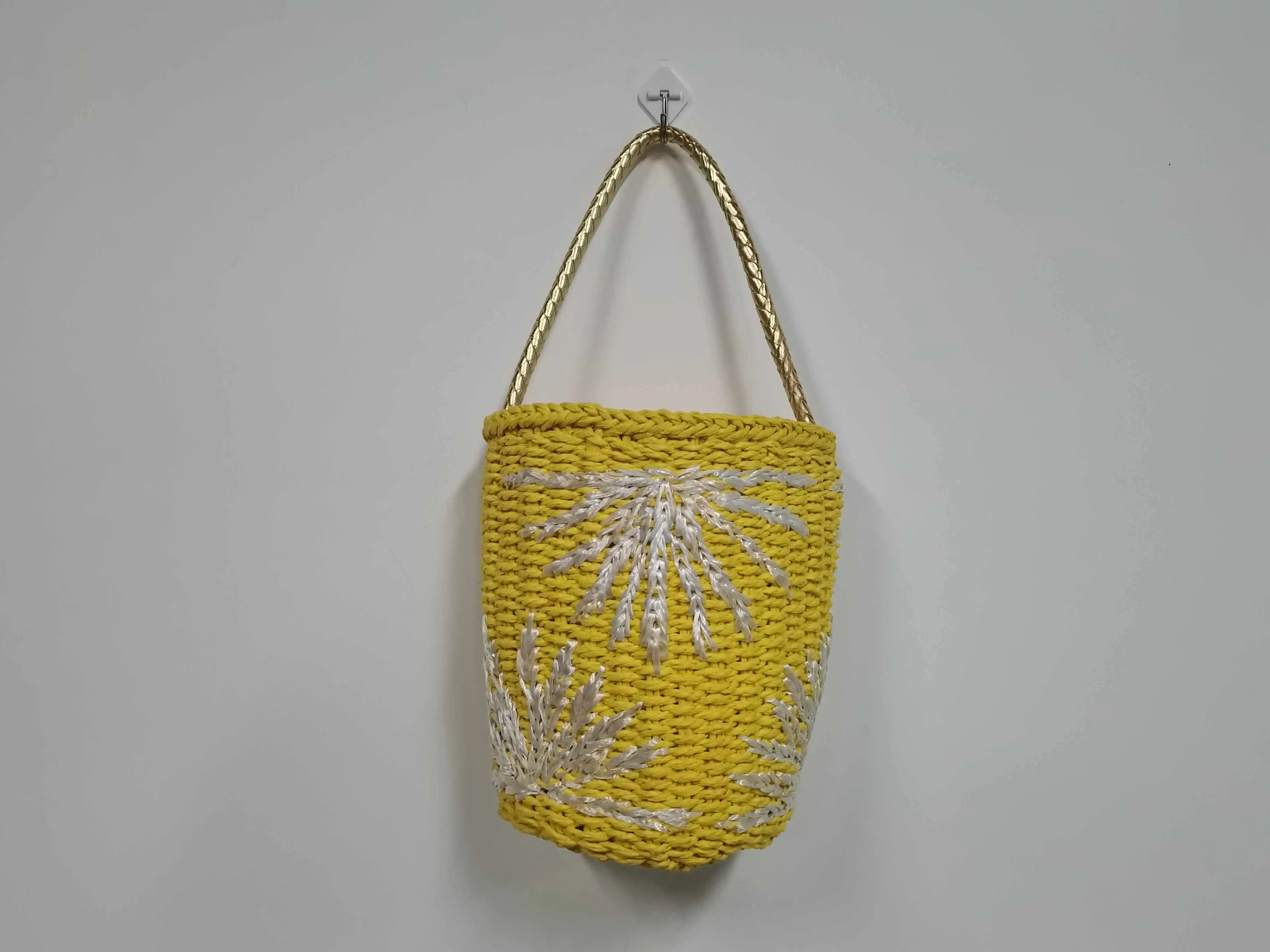 2023 wholesale straw woven women's shoulder bag beach handbag cylinder bag handbag