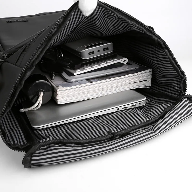 Hot Selling  Fashion Custom Logo Waterproof Large Capacity Laptop Backpack Business Travel Hiking Backpack