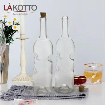 The 750ml clear wine bottle is customizable