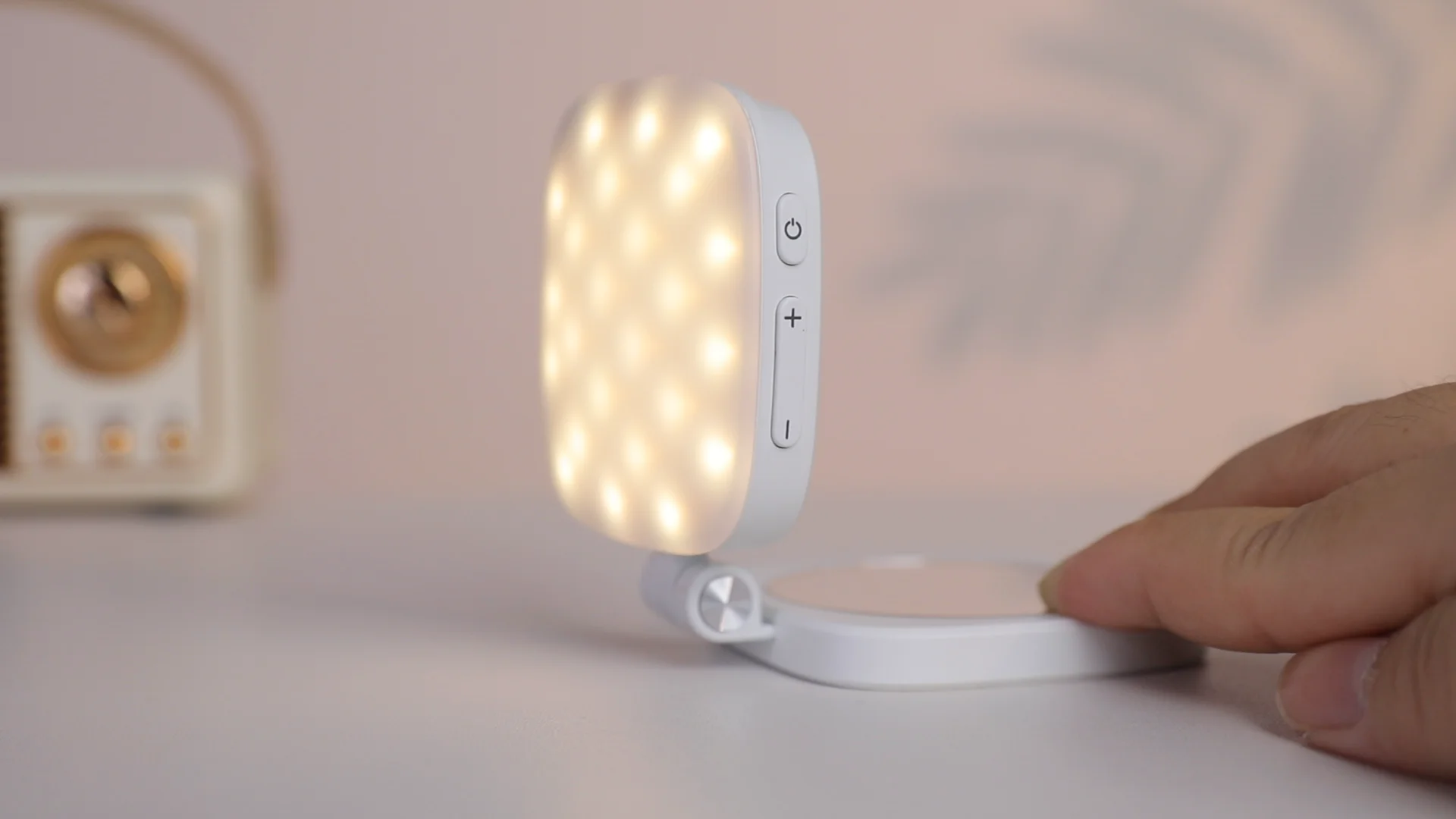 Top F662 magnetic suction mobile phone fill light with led mirror Photo Video Light Rechargeable Battery Lights customized logo