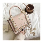 Clutch New Embroidery Flowers Design Women Flap Clutch Evening Bags Gold Chain Shoulder Bags Girls Handbags