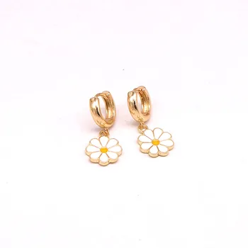 2021 best-seller shiny gold plated huggie brass hoop with white and yellow enamel daisy flower drop earring
