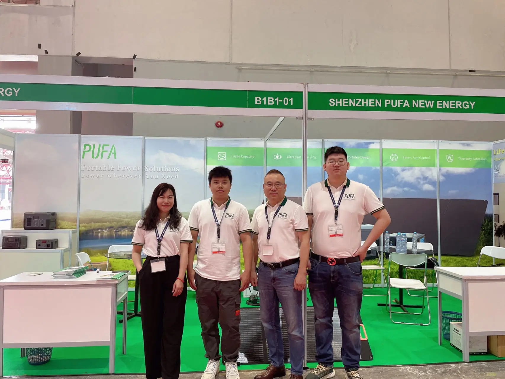600W 800W 1200W Home Use on Grid Micro Inverter HM-1200 Solar Inverter for Home Use Solar Power factory