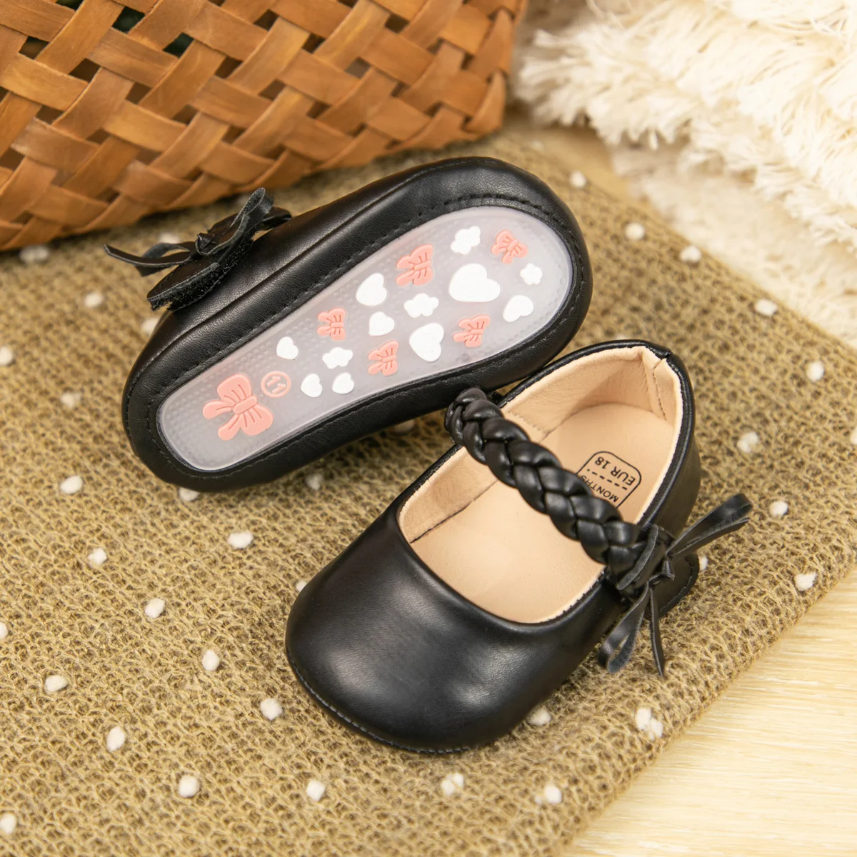 Cross-Border Joker Bow Shallow Princess Toddler Shoes Soft PU Leather Baby Shoes Glitter Upper Flat Design Holidays Wholesale supplier