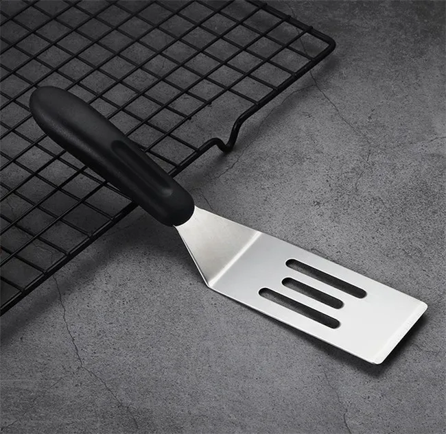 P1451 Stainless Steel Kitchen Multi-purpose Fried Fish Spatula Steak Shovel with Plastic Handle