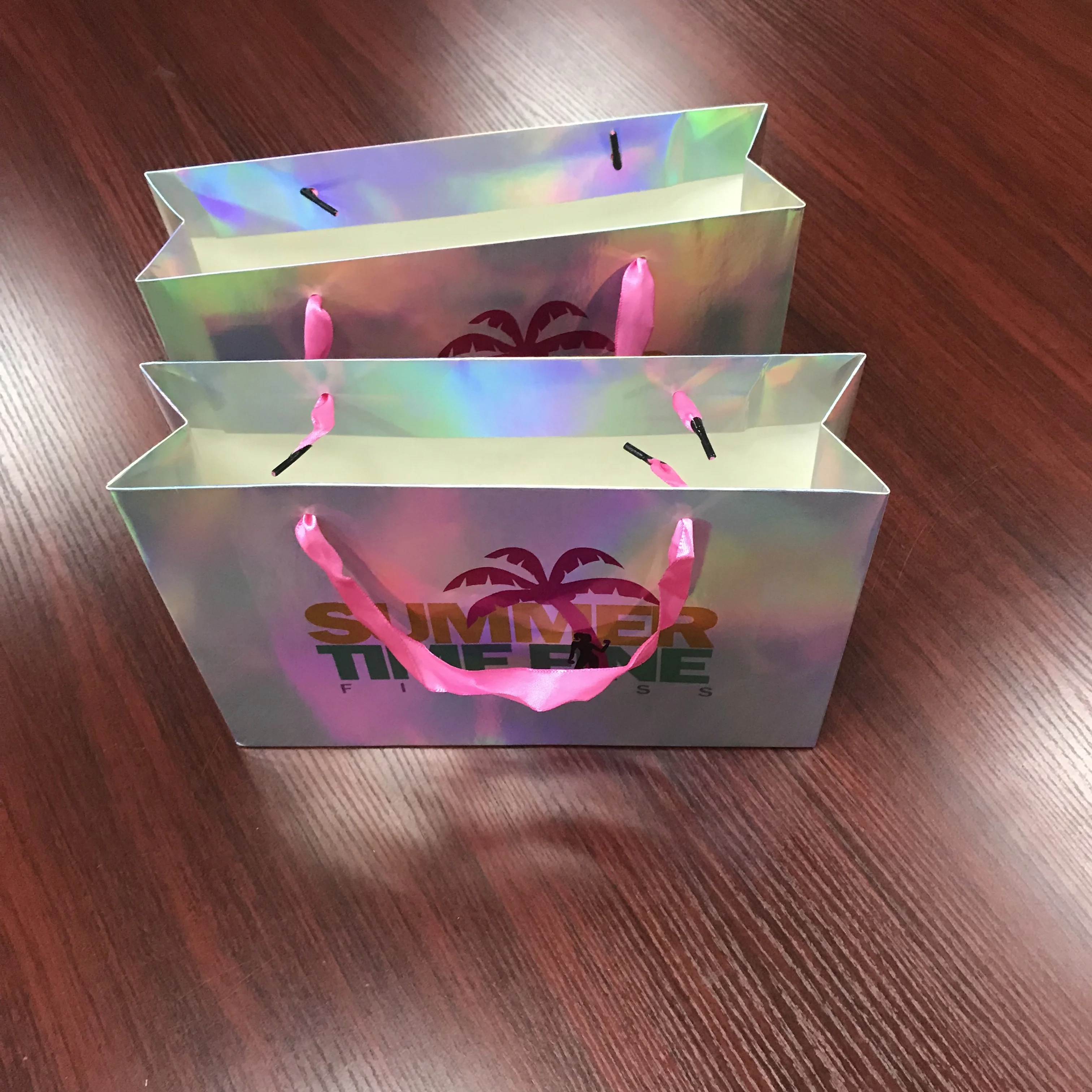 Luxury Gift Paper Bags with Your Own Logo for Small Business Candy Packaging Bags Kraft Paper Bag With Handle factory