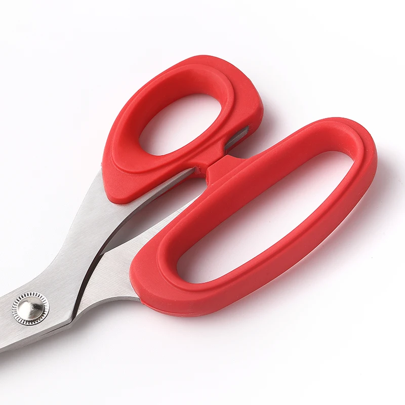 Verschleißfeste, scharfe Nähschere nach Maß