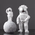 Ornaments Modern Nordic Style Multi-posture Astronaut Resin Crafts Ornaments For Living Room Home Decor