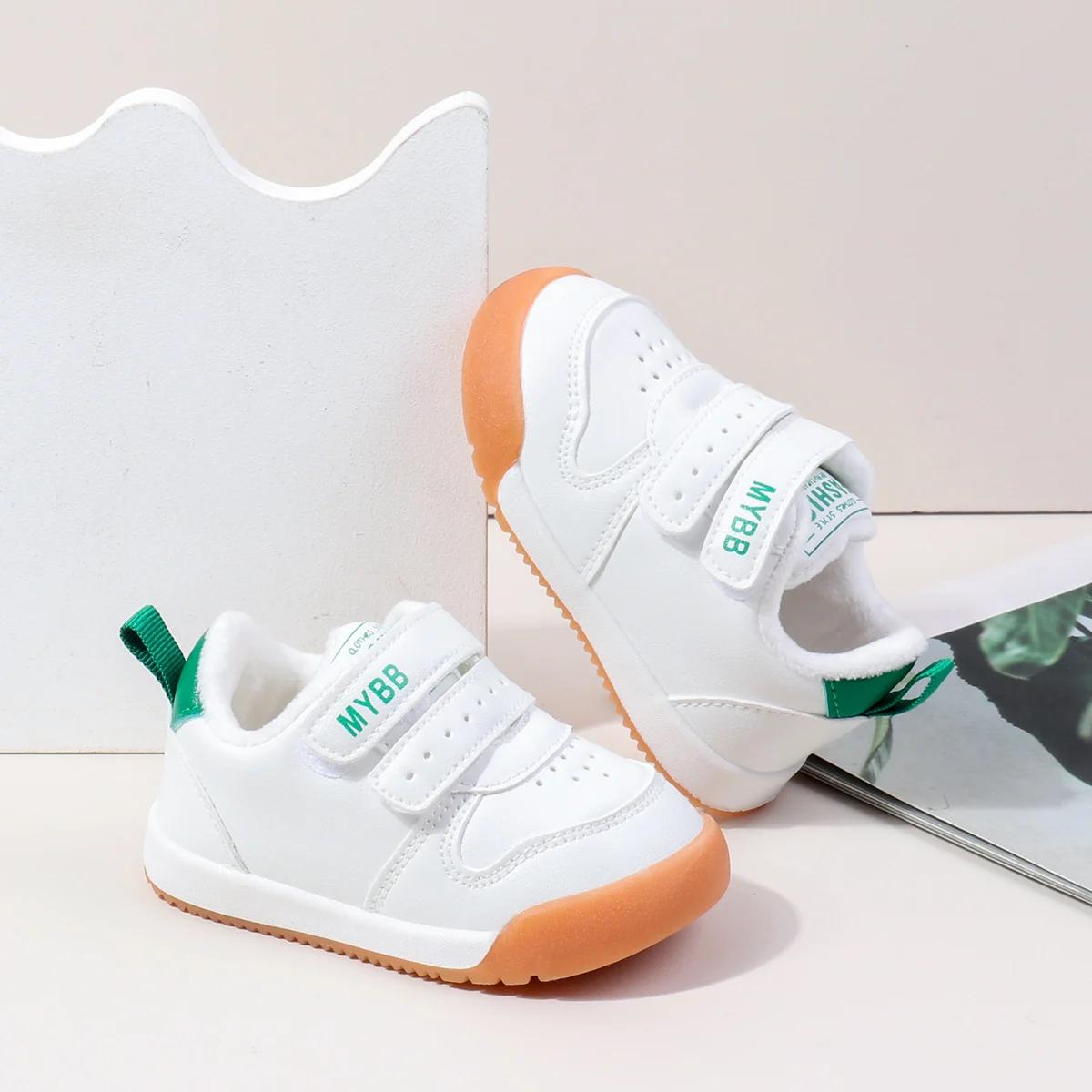 2025 New Design Toddler White Boys and Girls Soft-soles TPR Anti-slip Warm White Baby Shoes for 0-2 Years Old manufacture