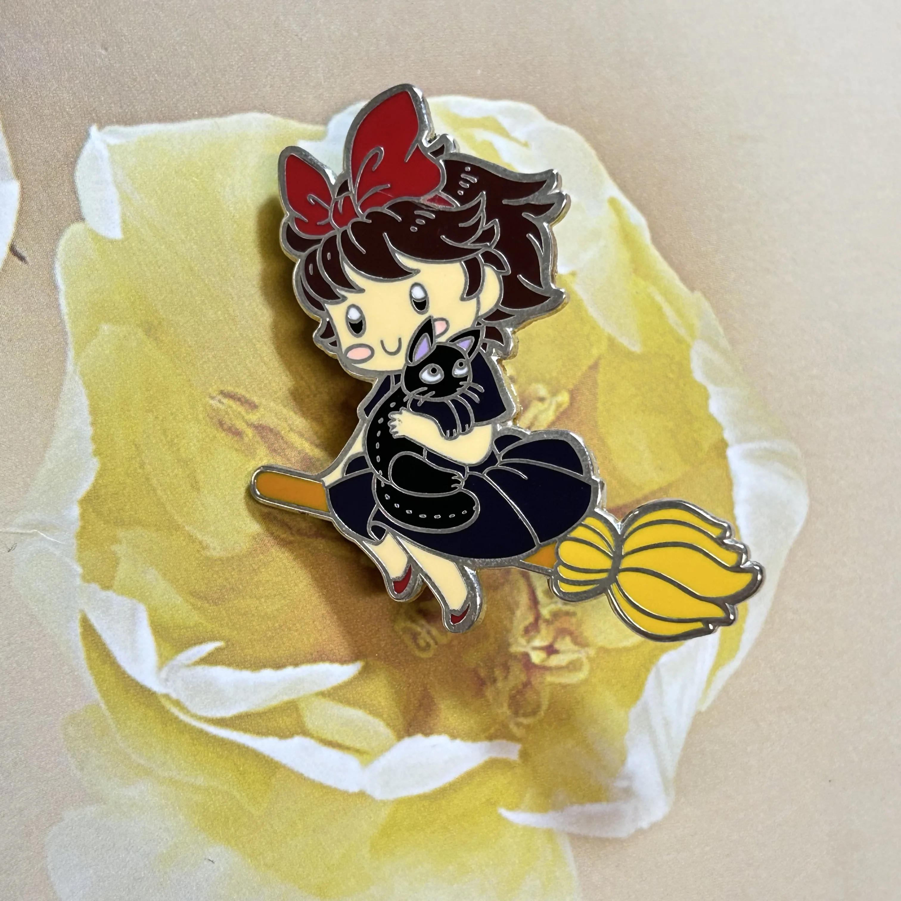 Design custom anime characters lapel pin gold plating hard enamel pin for hat