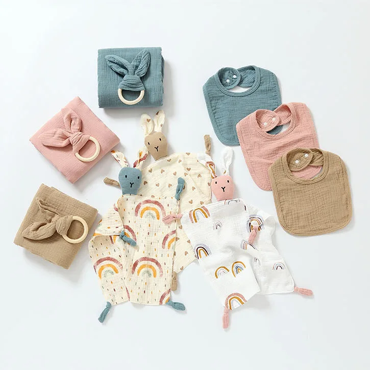 Newborn Baby Gift Set 4Pcs Baby Lovely Muslin Blanket Baby Bibs Wooden Teether Gift Set Newborn Essentials Set