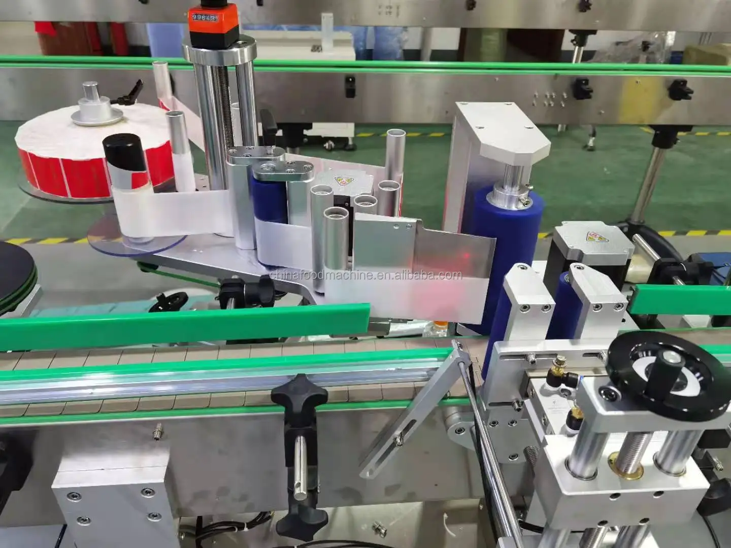 2 Automatic Hand Sanitizer Cosmetic Oil Juice Small Jar Label Printing Round Bottle Flat Jar Filling Labeling Machine manufacture
