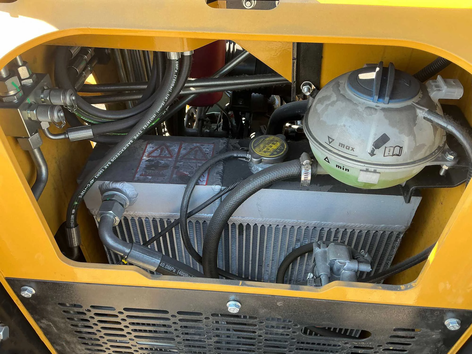 kkt27 kubota d1105 diesel engine 3 cylinders mini skid steer loader crawler loader-12