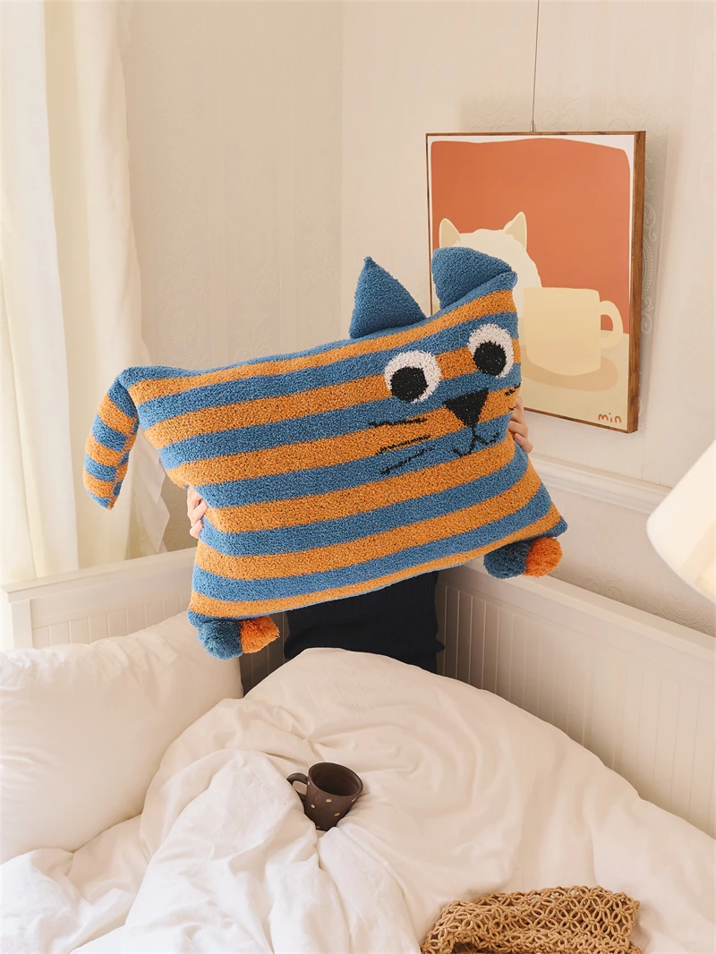 product new arrival super 100 polyester yarn funny cat toy pattern knitted pillowcase for bedroom mj-57