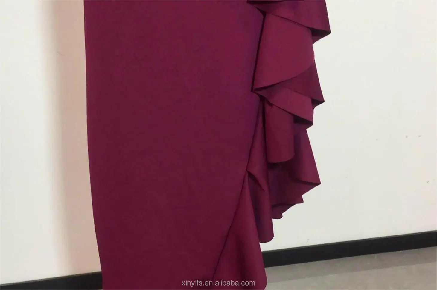Strapless Floor Length V- Neck Sleeveless Evening Dresses Women Feminino Red Dresses Gown High Slit Ruffles