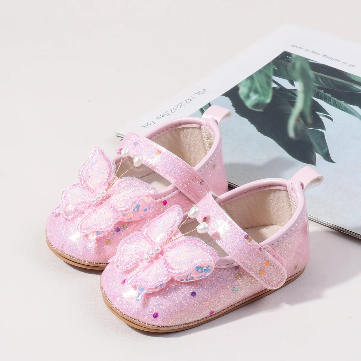Wholesale Beautiful butterfly Design Bling Glitter PU Leather Toddler Baby Newborn Girls Shoes manufacture