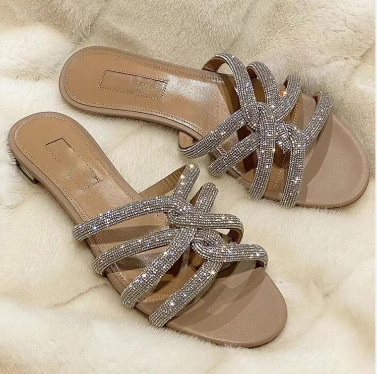 Todas las sandalias planas tendencia del verano 2021 que llevarás ya mismo