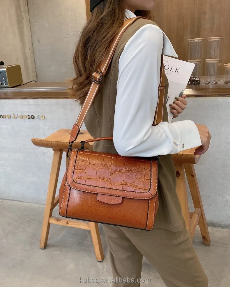 10.jpgcustom embossed leather handbag