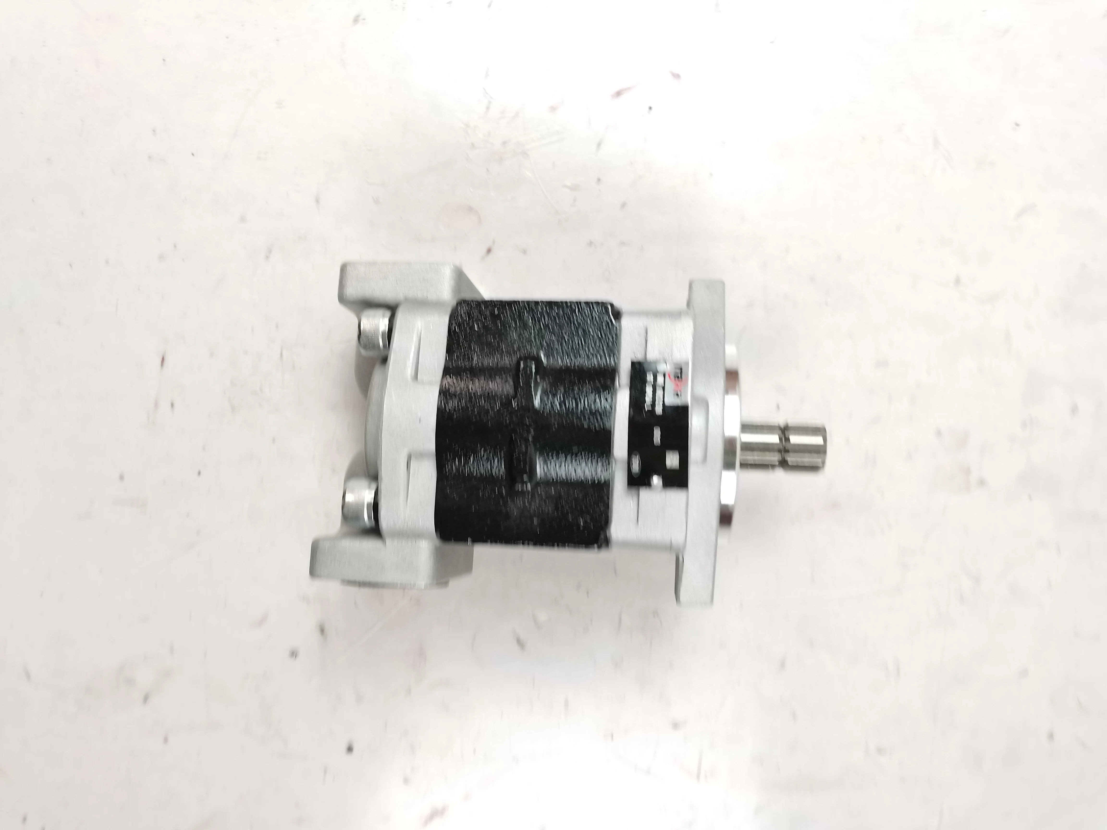 Customizable OEM High Pressure Hydraulic Gear Pump for Komatsu 13T SGP36 L-1 with 12cm³ Displacement and 150 bar Operating Pressure