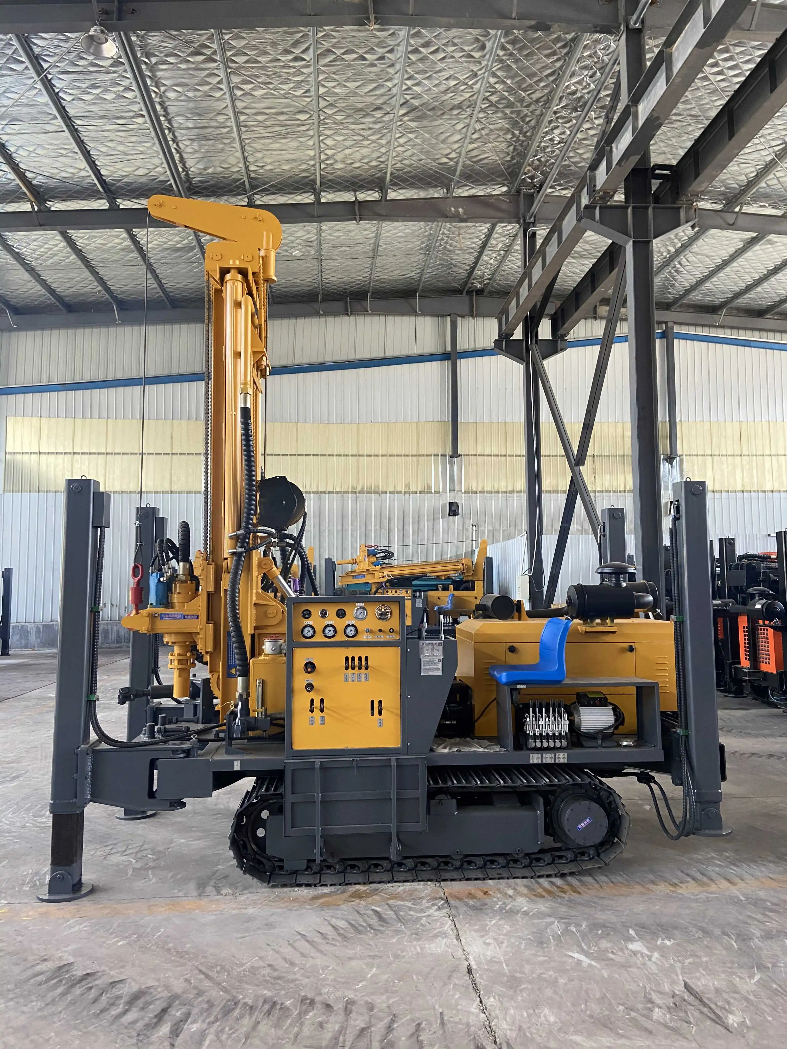Rotary Borehole Water Well Drilling Machine HWH260 Hydraulic 260meter Deep Water Well Drilling Rigs