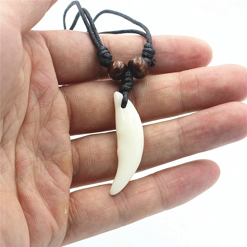 wolf teeth necklace (2).jpg