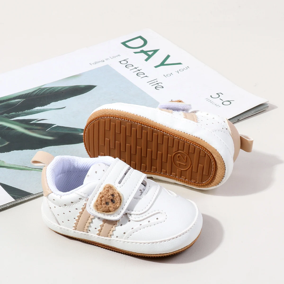 Cute Bear Design Hook&loop Unisex Toddler Baby Infant Sneakers Shoes supplier