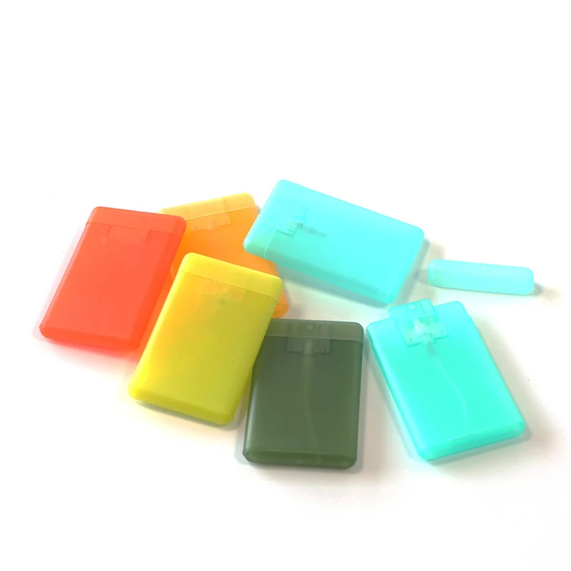 Screen Printing OEM Colored 20ml Plastic Credit Card Flat Spray Bottle Alcohol Sprayer Empty White Credit Card Perfume Spray