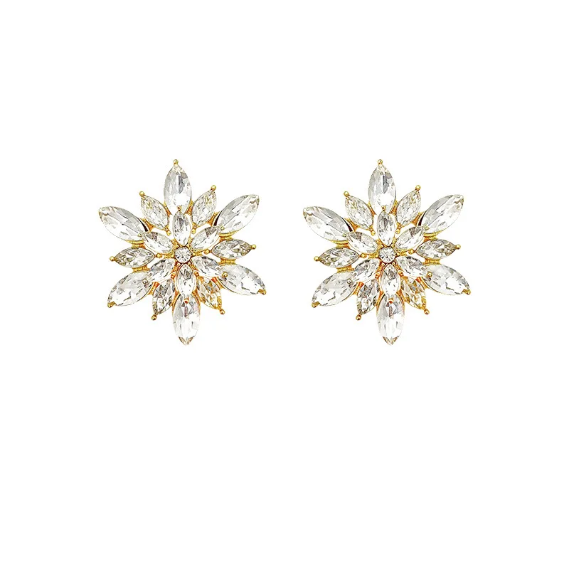 High-quality Korean new super flash fashion personality exquisite full of diamond snowflake earrings